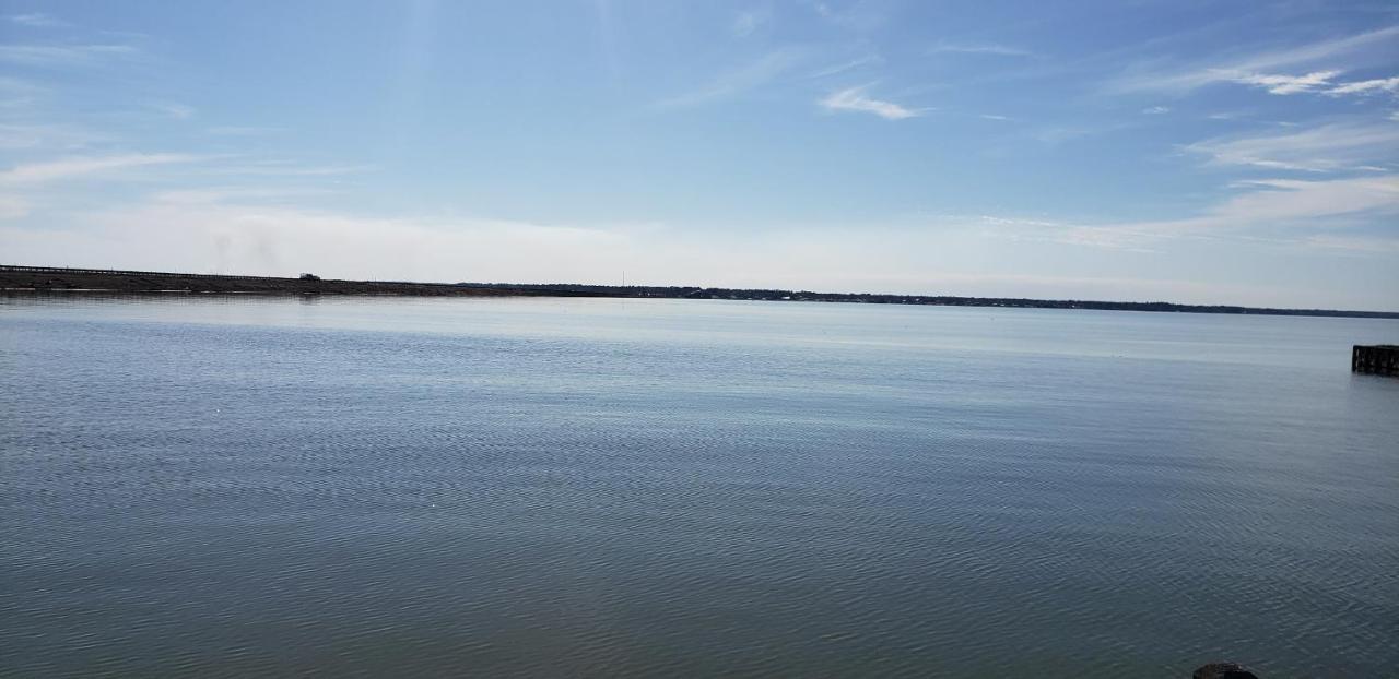 Tesla'S Lake Escape Onalaska Экстерьер фото